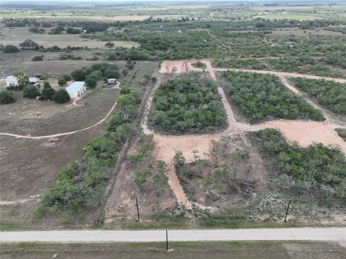 2105 County Road 124, Floresville, TX 78114 - #1