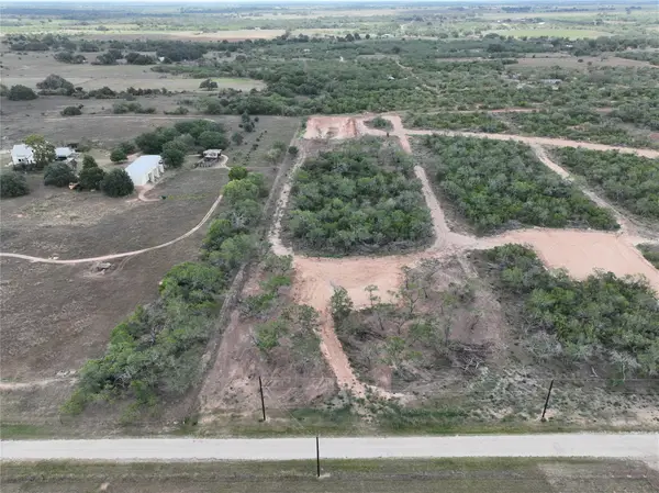 2105 County Road 124, Floresville, TX 78114