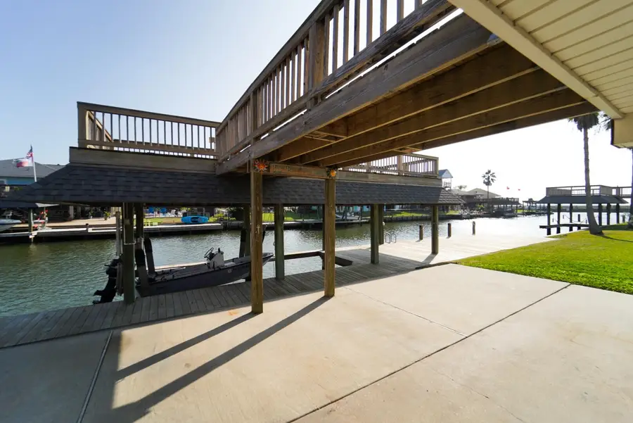 557 Pompano Street, Hitchcock, TX 77563 - Image #3