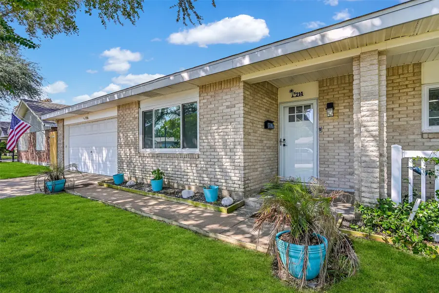 214 Tuna Avenue, Galveston, TX 77550 - Image #2