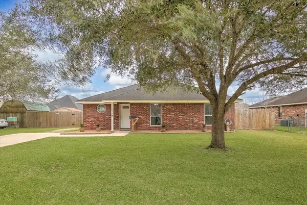212 Hickory Street, Sweeny, TX 77480