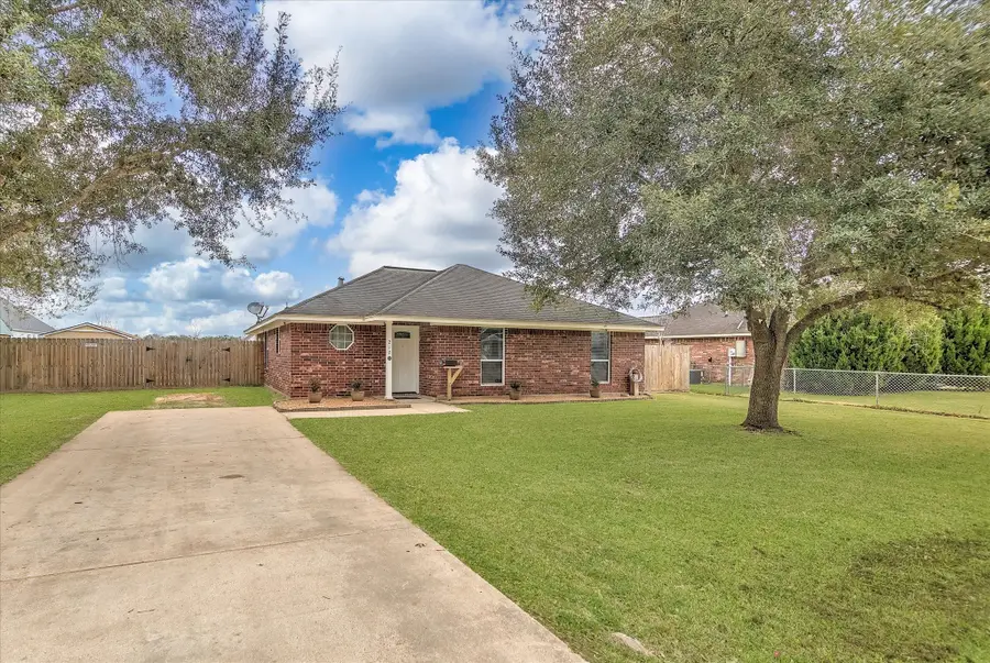212 Hickory Street, Sweeny, TX 77480 - Image #2