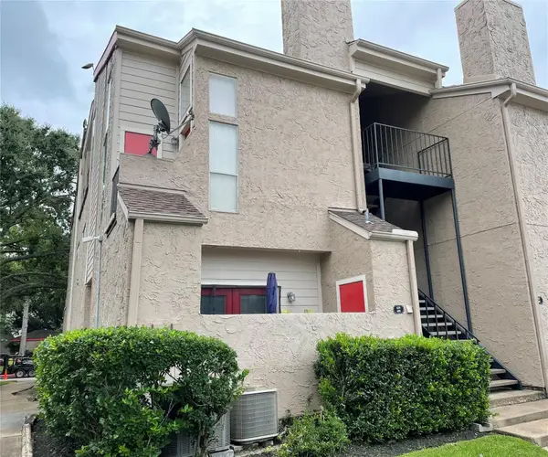 10855 Meadowglen Lane #629, Houston, TX 77042