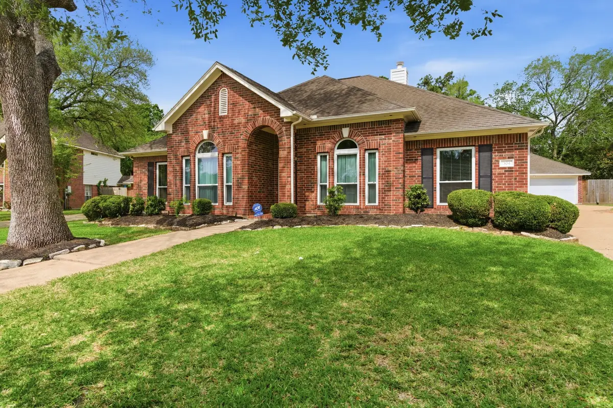 304 Melodywood Drive, Friendswood, TX 77546 - #1
