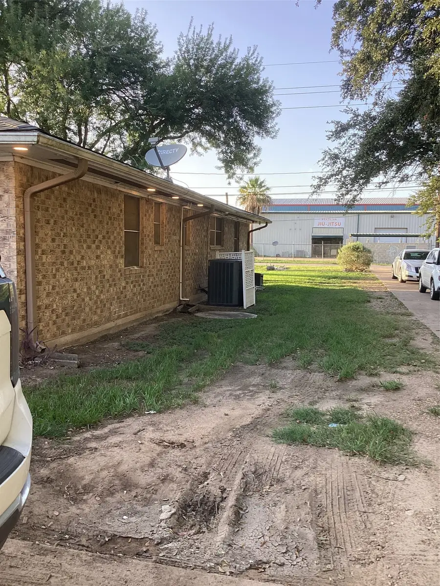 114 E Palm Street, Fresno, TX 77545 - #2