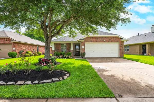 129 Rustic Colony Lane, Dickinson, TX 77539
