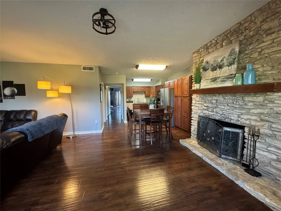 2550 Sam Rayburn Parkway #B-6, Brookeland, TX 75931 - Image #2