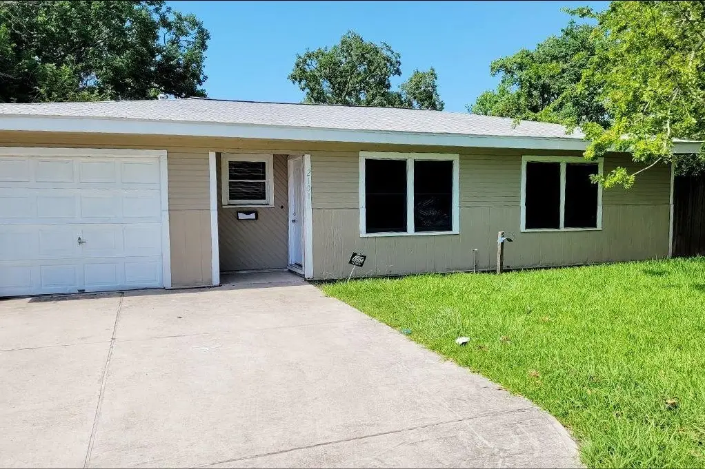 2101 Glendale Ave, La Marque, TX 77568 - Image #1