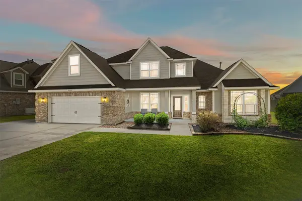 9730 Suffolk Downs Drive, Mont Belvieu, TX 77523