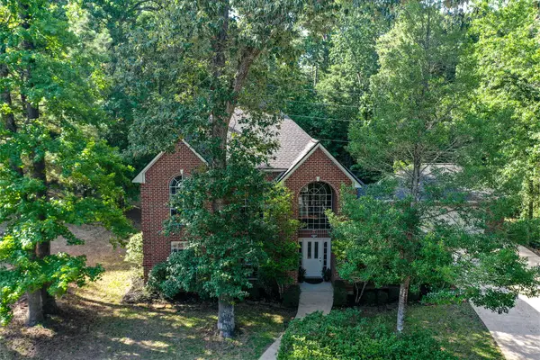 1002 Amesbury Court, Huntsville, TX 77340