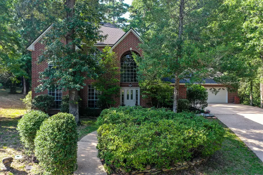 1002 Amesbury Court, Huntsville, TX 77340 - Image #2