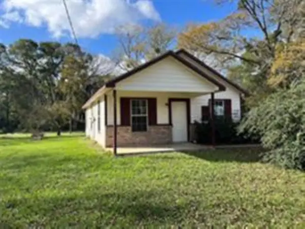 1131 W Front Street, Sealy, TX 77474