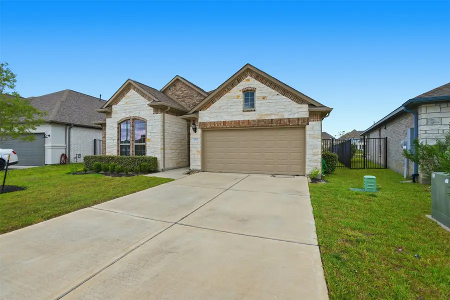2725 Arbor Edge Crossing, La Marque, TX 77568 - Image #2