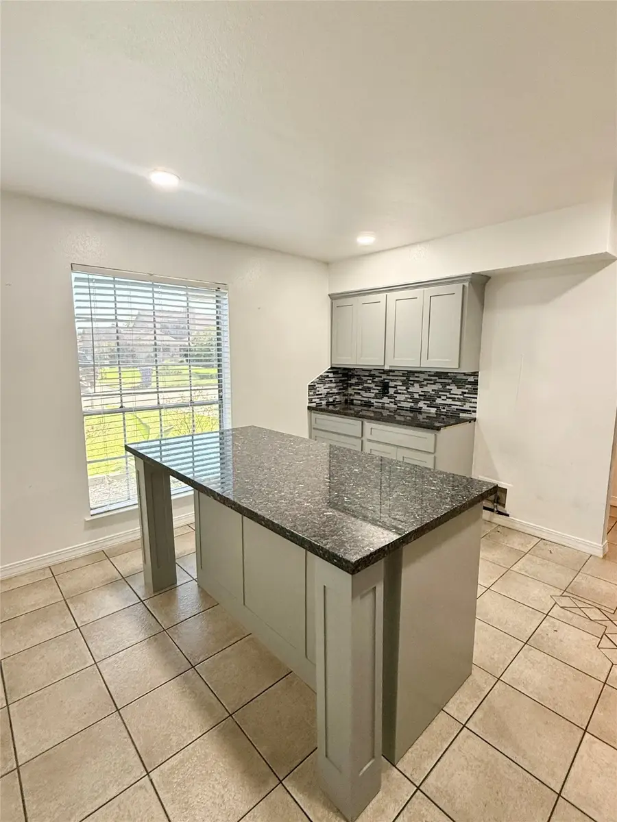 117 Lasso Street, Angleton, TX 77515 - Image #3