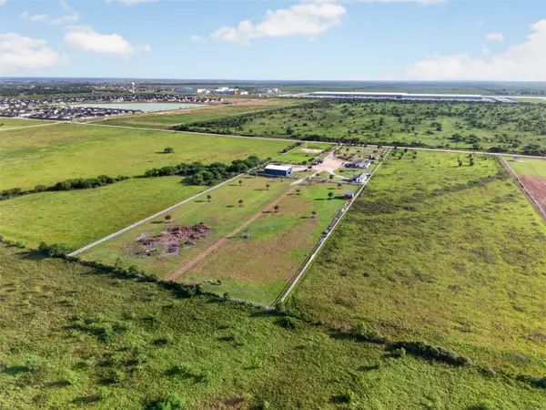 2672 Harrison Road, Sealy, TX 77474