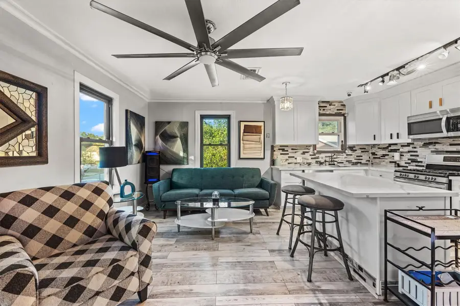 5411 Avenue R 1/2, Galveston, TX 77551 - Image #2