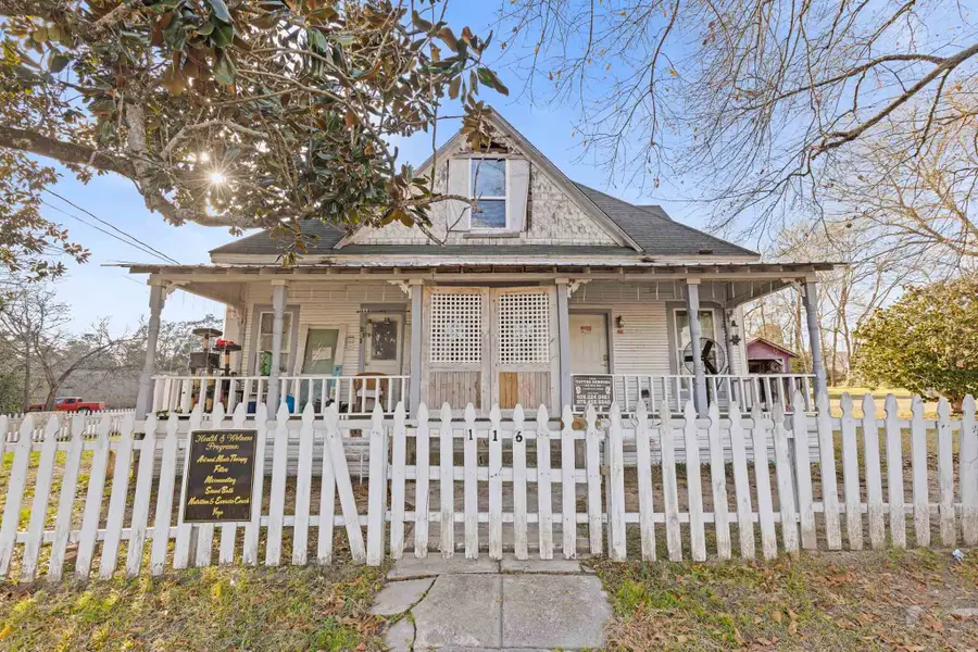 304 W Wheat Street, Woodville, TX 75979 - #3