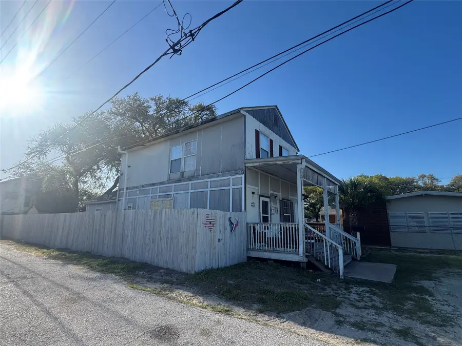 2011 Mary Moody Northen Boulevard, Galveston, TX 77551 - #2