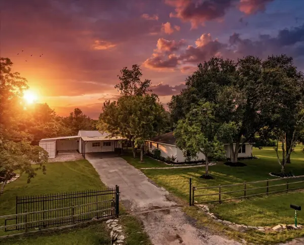 4812 Hill Street, Alvin, TX 77511