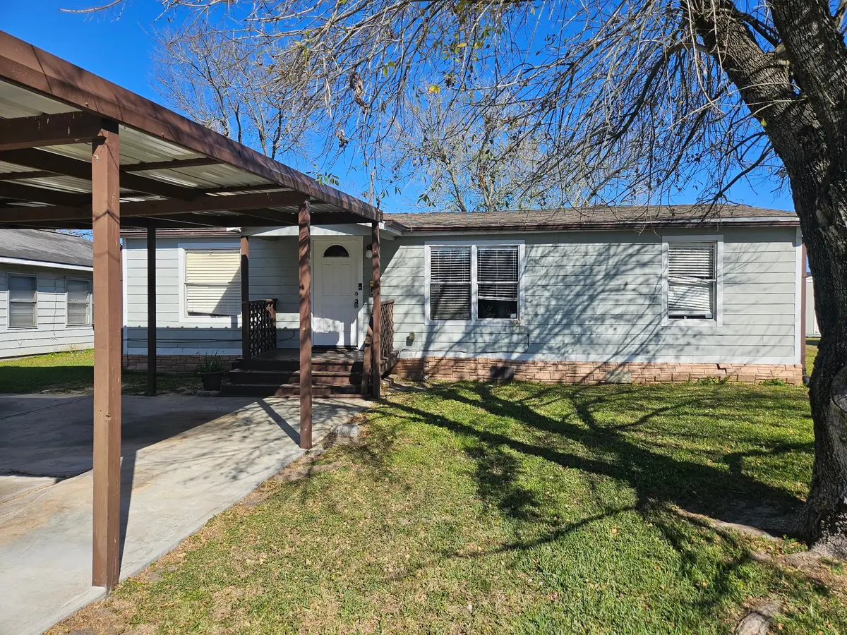 2000 W W Humble Street, Baytown, TX 77520 - #1