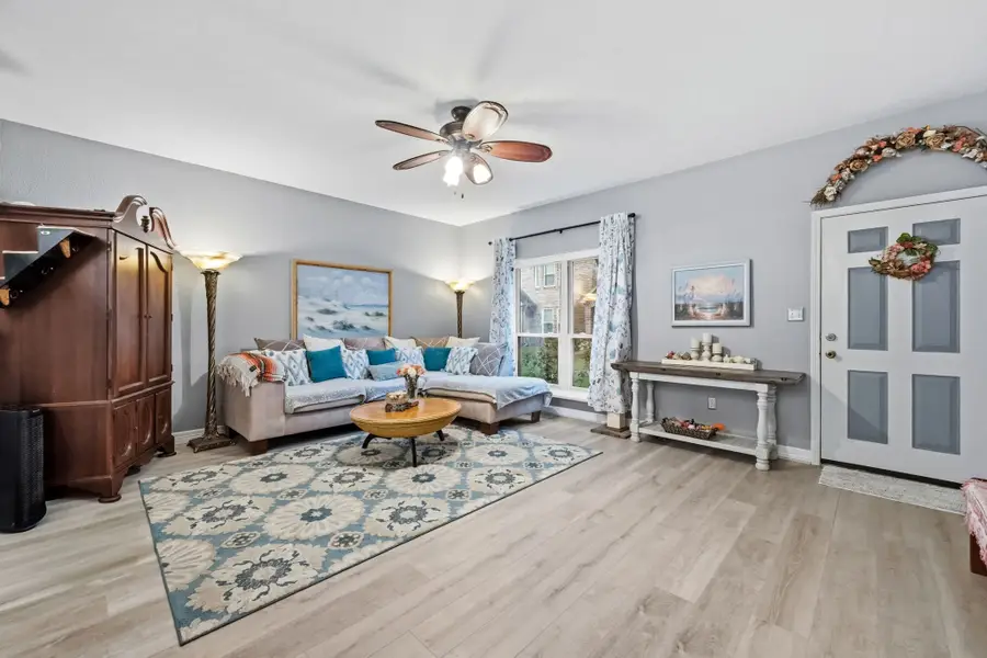 930 Birnham Woods Boulevard, Pasadena, TX 77503 - #2