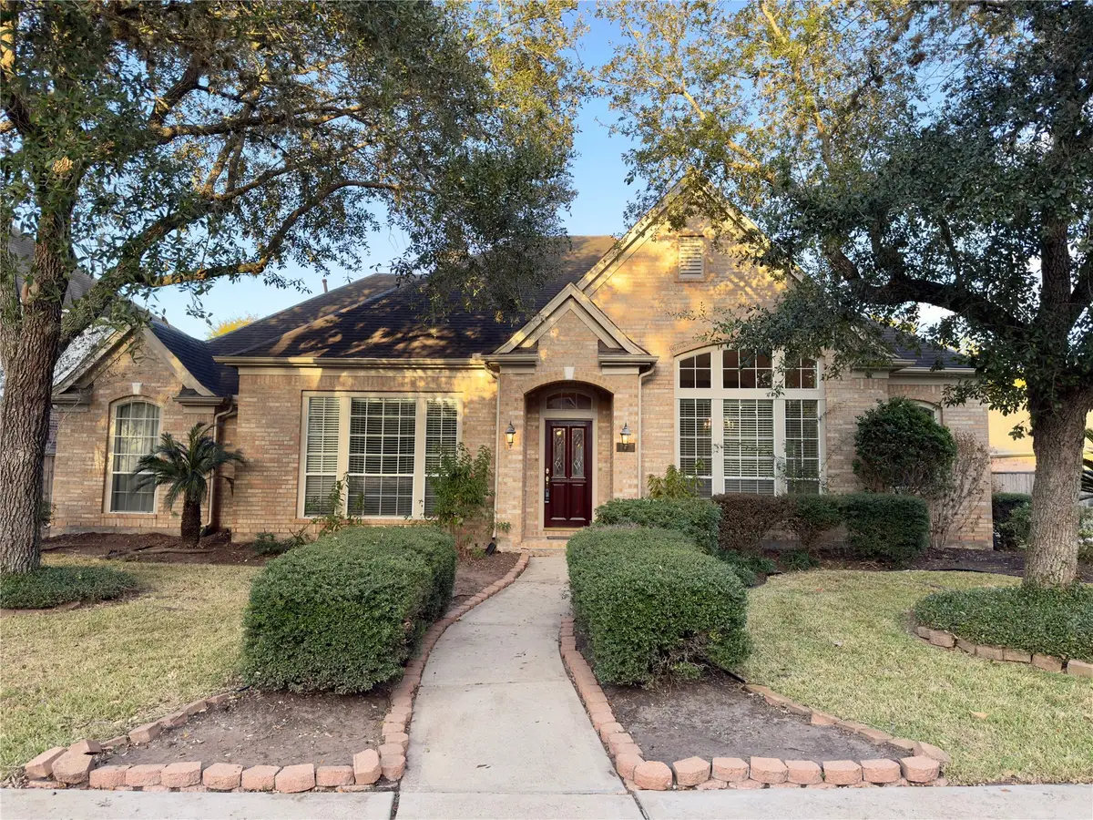 7439 Guinevere Drive, Sugar Land, TX 77479 - Image #1