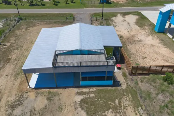 996 Blue Water Boulevard, Sargent, TX 77414