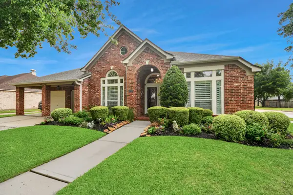 8830 Distant Woods Drive, Houston, TX 77095