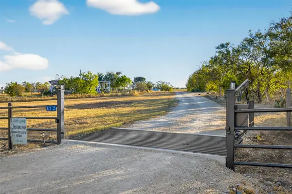 672 County Road 447, Waelder, TX 78959