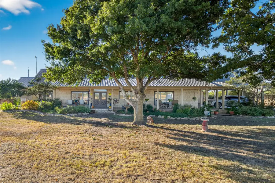 672 County Road 447, Waelder, TX 78959 - Image #2