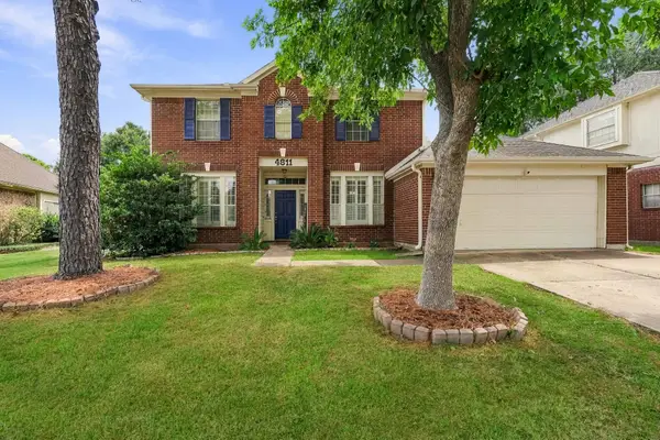 4811 Red Lantern Drive, Friendswood, TX 77546