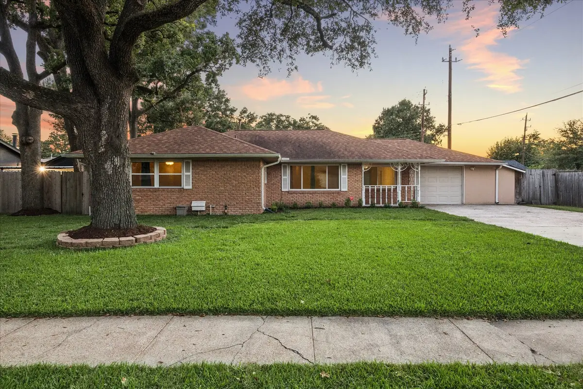 2017 Shadowdale Dr, Houston, TX 77043 - #1