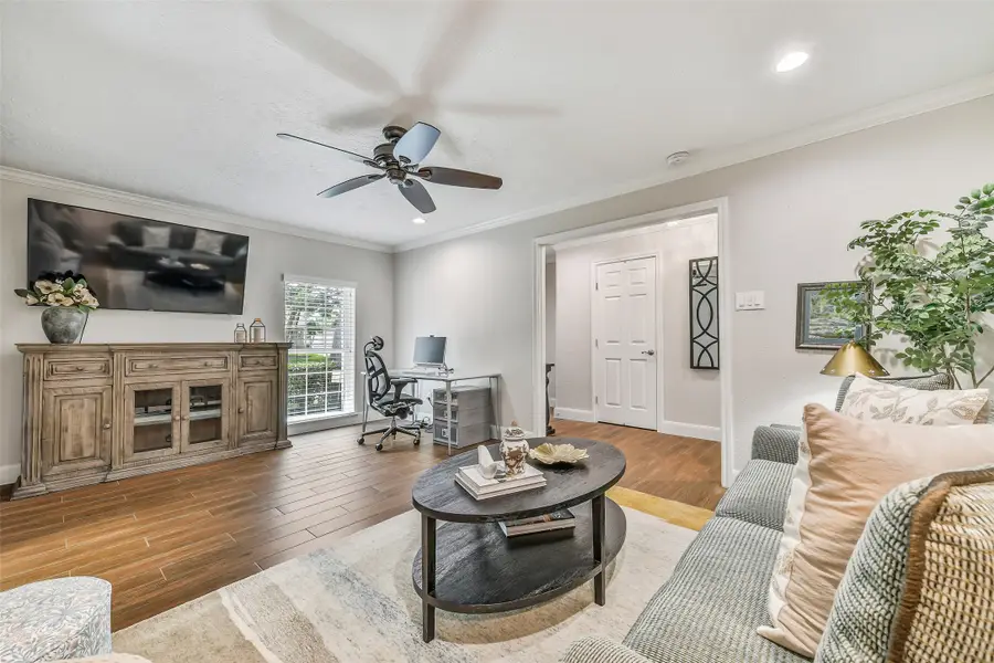 9 Earlham Drive, Friendswood, TX 77546 - #2