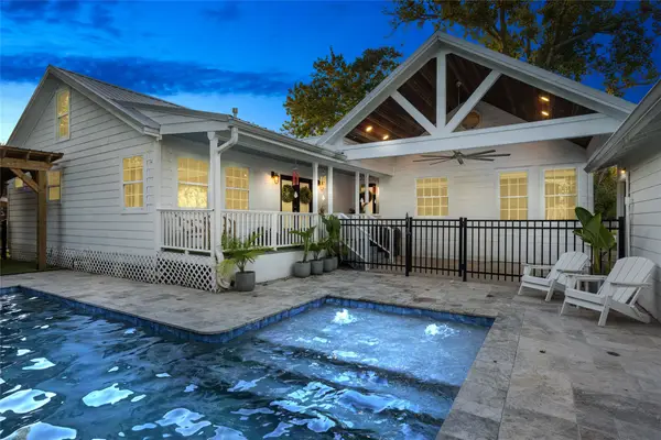 327 Middleton Street, Kemah, TX 77518