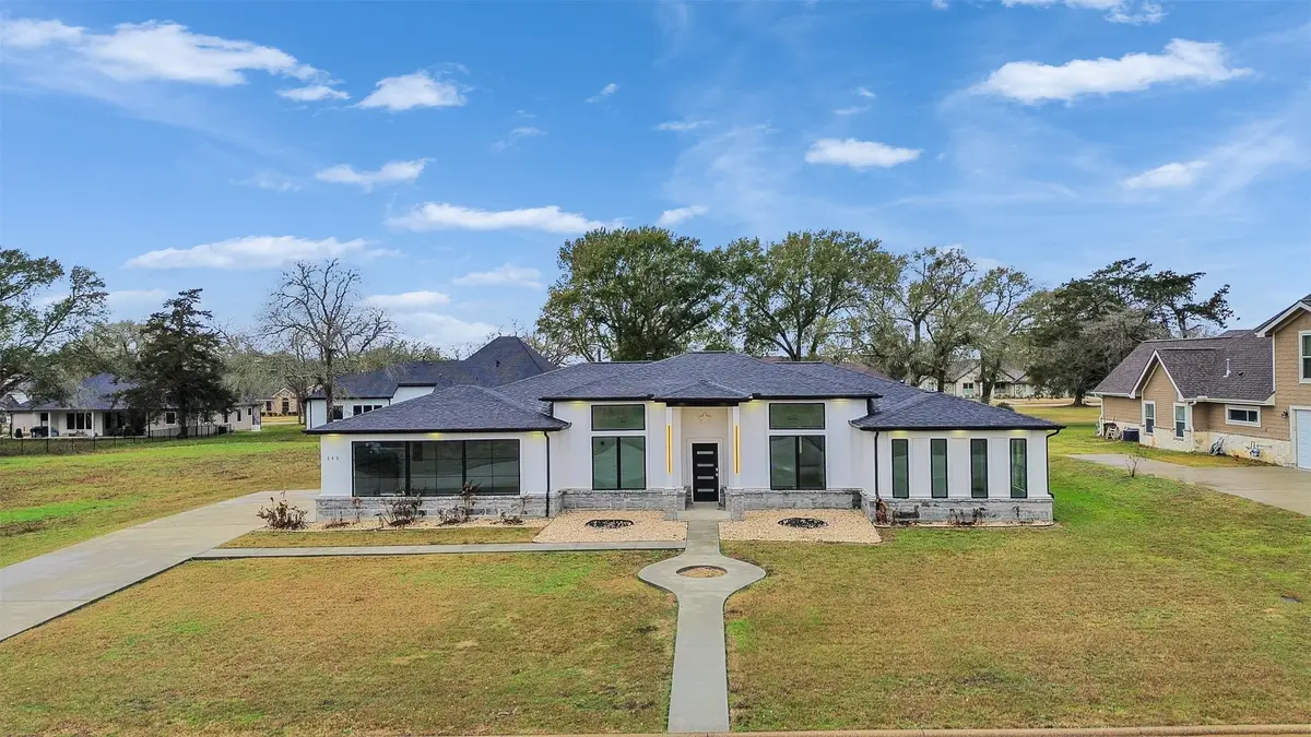 145 Birdie Drive, Hempstead, TX 77445 - Image #1