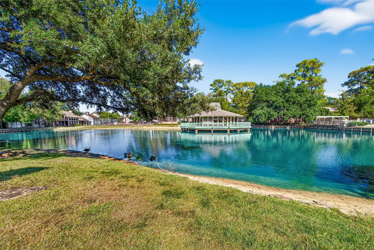 186 Old Bridge Lake, Houston, TX 77069 - Image #1