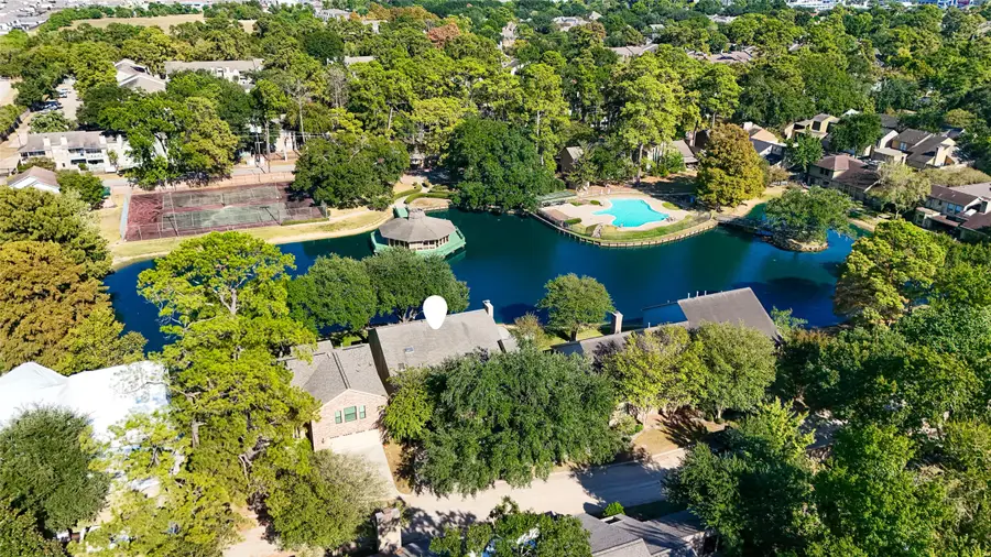 186 Old Bridge Lake, Houston, TX 77069 - Image #2