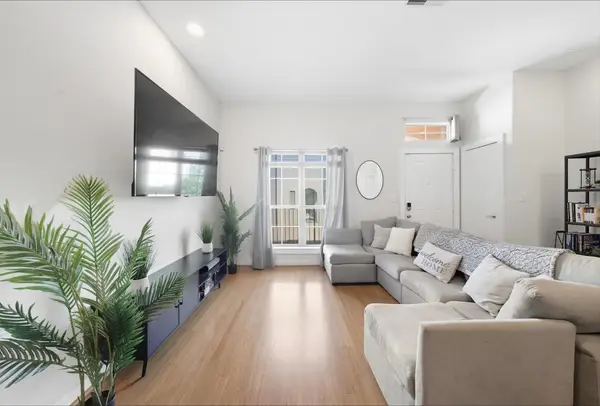 806 Jackson Hill Street #203, Houston, TX 77007