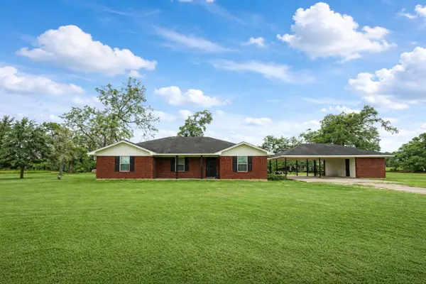 3535 Peach Creek Drive, Wharton, TX 77488