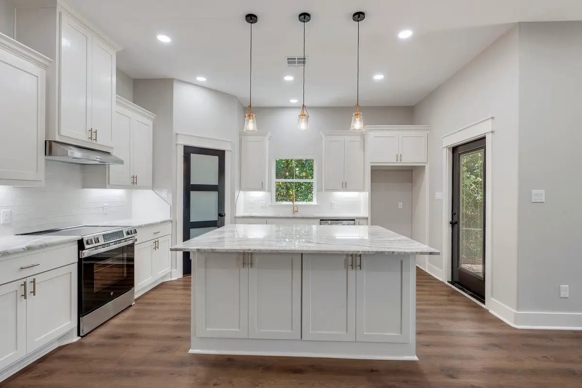 312 Morehead Street E, Franklin, TX 77856 - #1