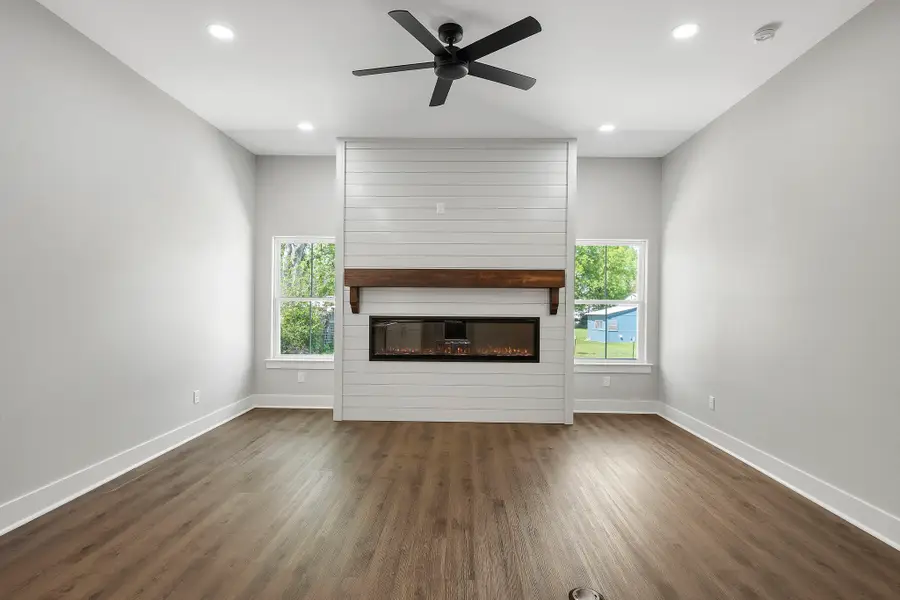 312 Morehead Street E, Franklin, TX 77856 - #2