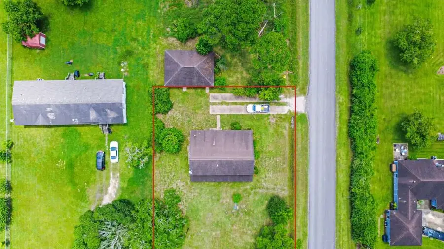 4513 S Meadows Street, Alvin, TX 77511 - #3