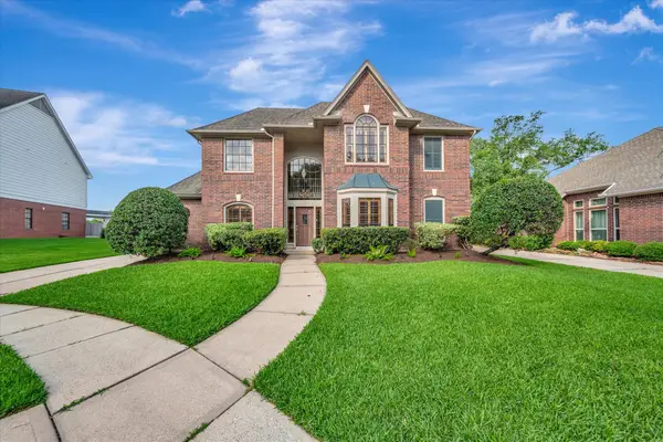13714 Robin Hill Court, Houston, TX 77059