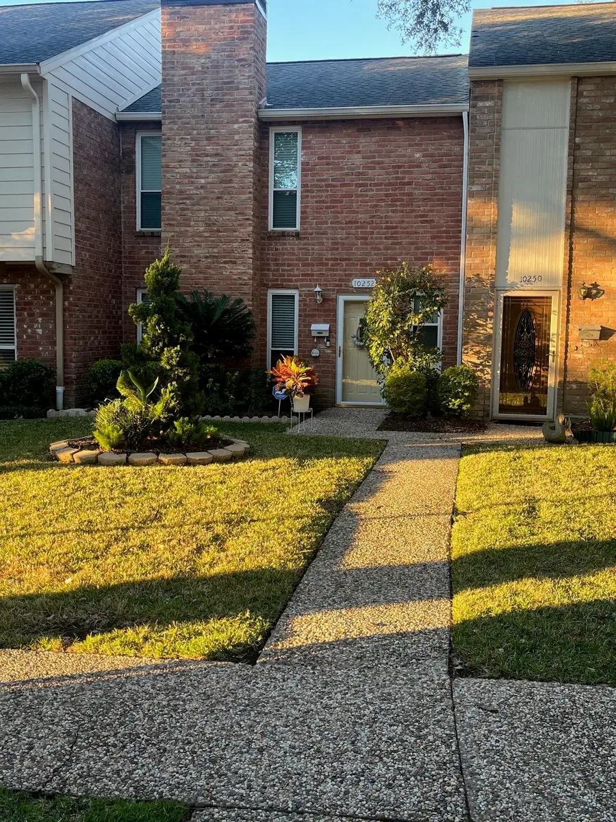 10252 Longmont Drive #45/4, Houston, TX 77042 - Image #2