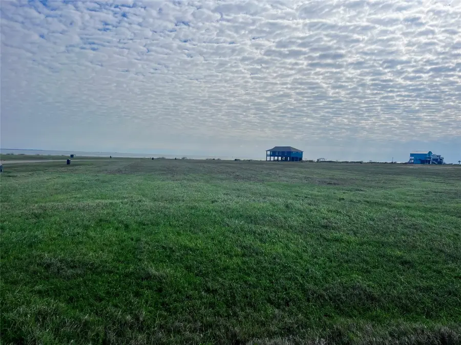 3368 Bay Ridge Dr, Palacios, TX 77465 - Image #2