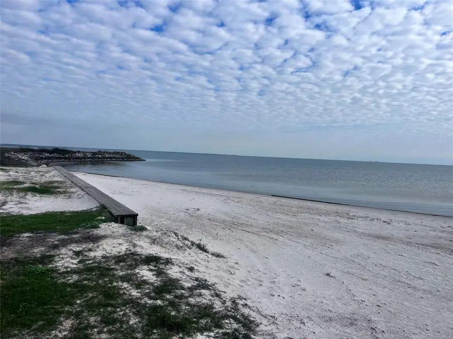 3368 Bay Ridge Dr, Palacios, TX 77465 - Image #3