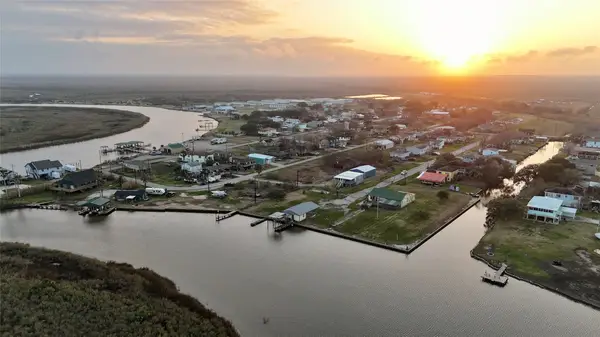 4621 Cr 459b, Freeport, TX 77541