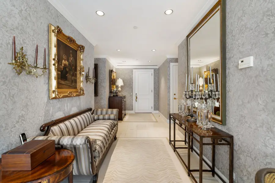 1100 Uptown Park Boulevard #23, Houston, TX 77056 - Image #3