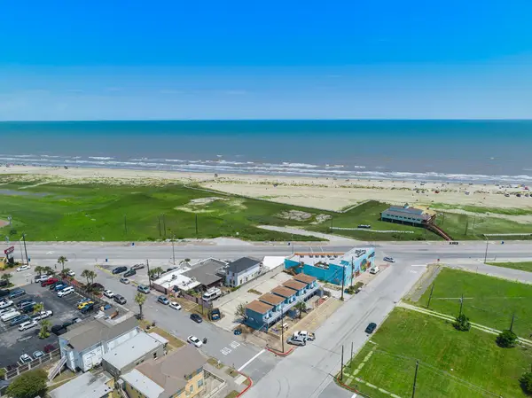 1102 8th Street, Galveston, TX 77550