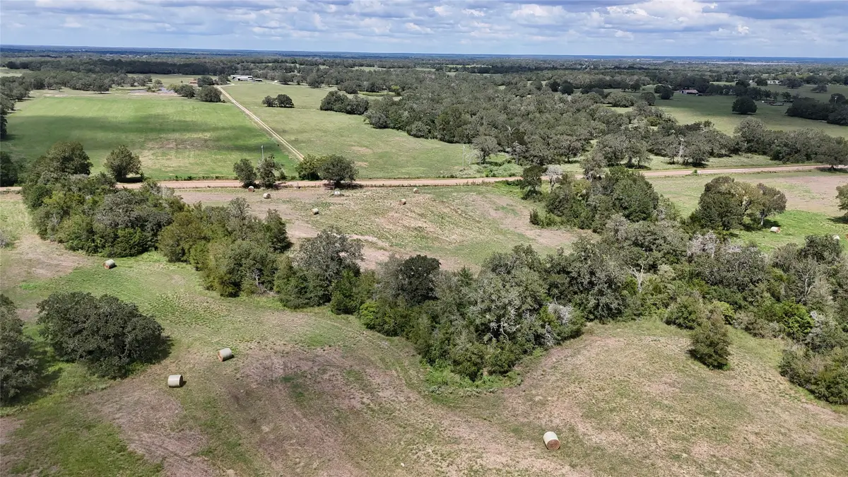 400 W Parker Road, Flatonia, TX 78941 - Image #1